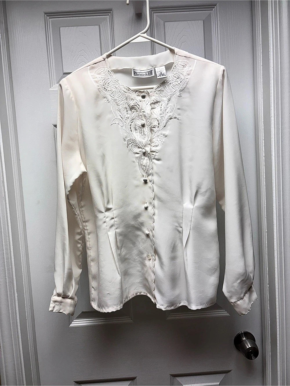 Christie & Jill Size 10 Cream Embroidered Long Sleeve Blouse Shoulder Pads